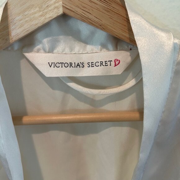 Victoria’s Secret Satin Short Robe Cream One Size Lounge Bridal Sleepwear - Picture 3 of 7